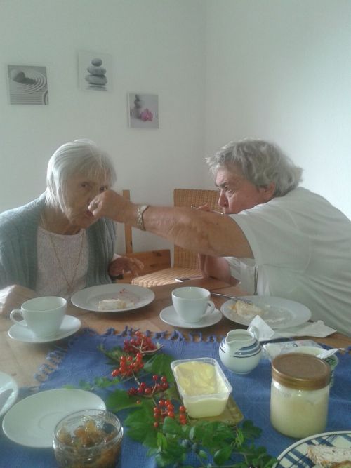 gemeinsames Frühstück - Lichtblick Ambulanter Pflegedienst